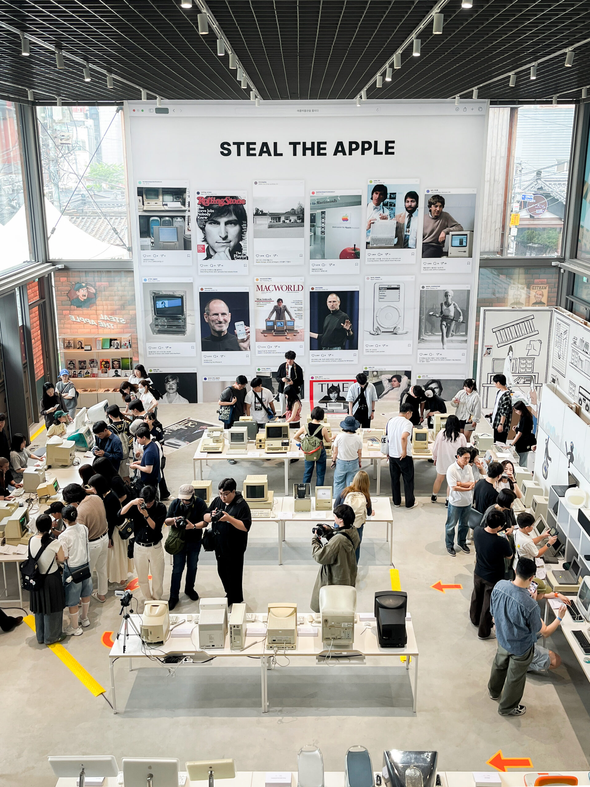 [ 보정 ] steal the apple 전시 현장